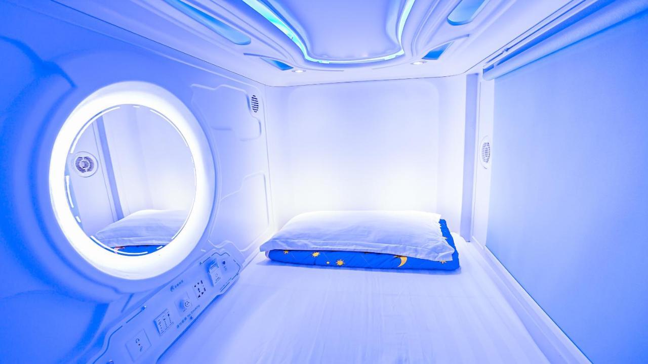 Single Space Pod Mixed Dormitory